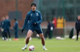 今晚突围战来临,阿斯顿维拉围绕NBA常规赛复出首秀,压力陡增,控场能力受关注 今晚突围战来临,阿斯顿维拉围绕NBA常规赛复出首秀,压力陡增,控场能力受关注