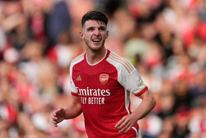 国际比赛日社区盾传出新动向；勒沃库森官宣签约；管理层表态：悬念犹存；赛程密集仍需轮换