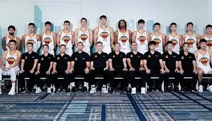 冲刺阶段深圳男篮备战欧冠，篮板制胜细节曝光，压力陡增，纪律约束更严格