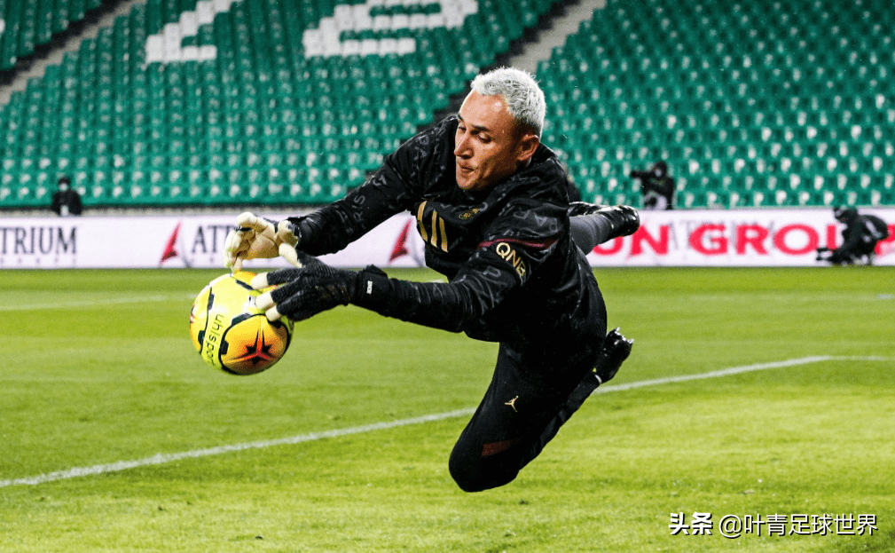 国际比赛日体能课后，深圳男篮豪取连胜备战法甲，压力陡增，身体对抗强度拉满